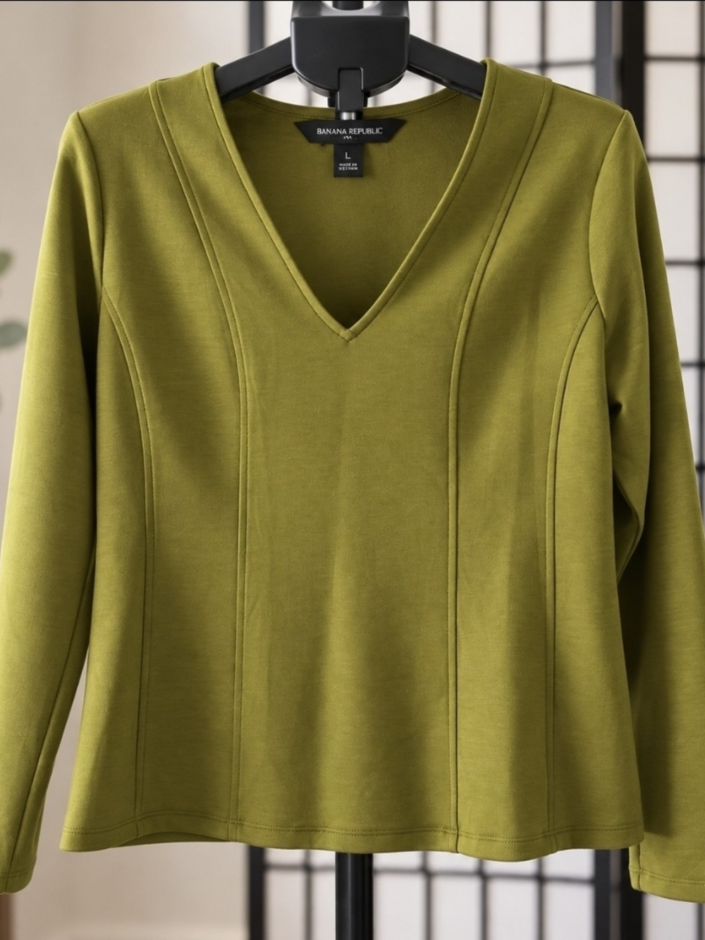 Banana Republic Olive Green Women's V-Neck Long Sleeve Sweater